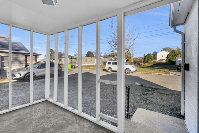 Building Photo - 211 Lawson St