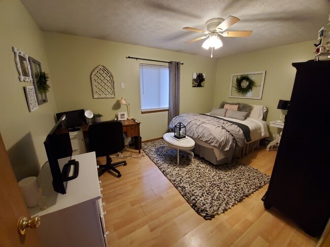 Building Photo - 6268 5th Ave