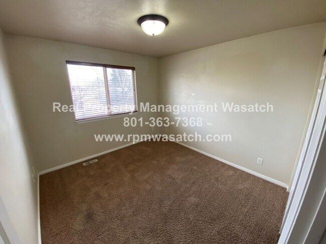 Foto del edificio - Roomy 4 Bed, 3 Bath Home in West Jordan