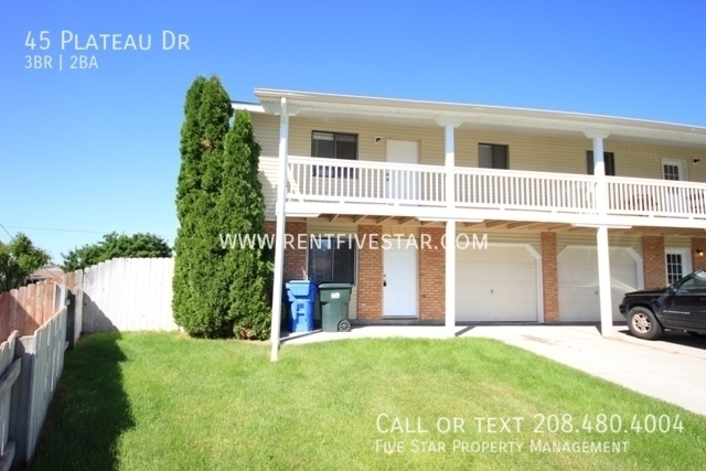 Foto principal - 3 Bedroom Home Available with a Garage and...