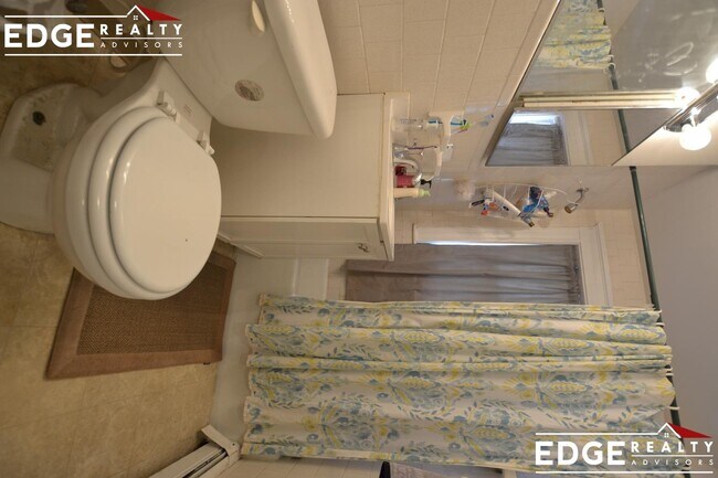 Building Photo - 111 Kenrick St