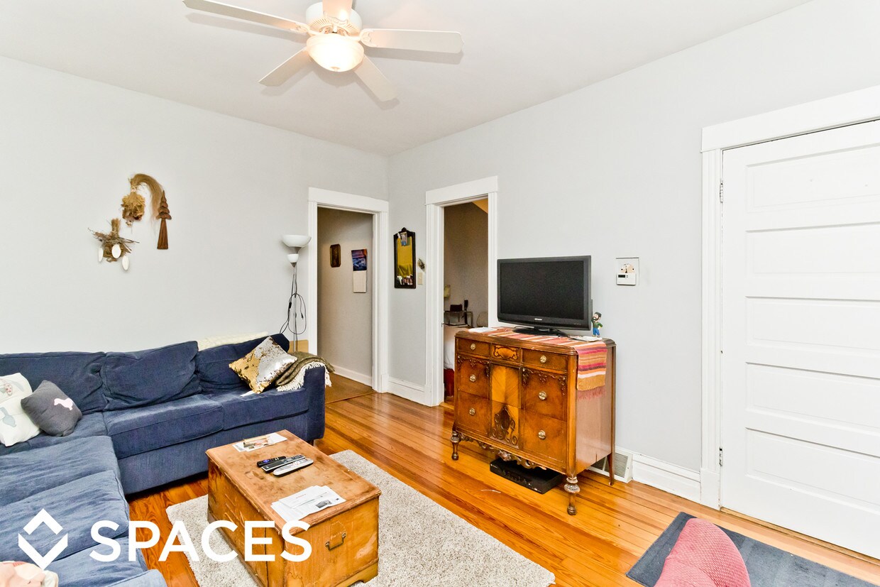 Primary Photo - 2808 N Whipple St