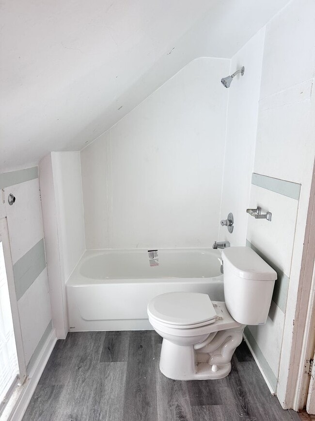 Building Photo - 443 Quimby St NE