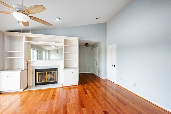Building Photo - 222 Dockside Dr
