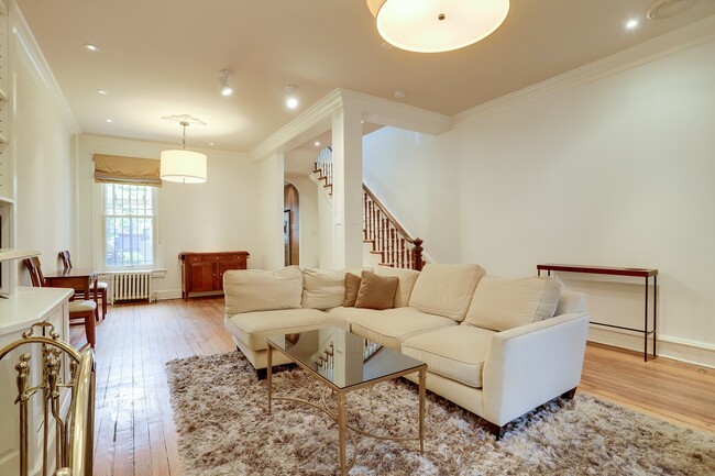 Building Photo - 1512 Swann St NW