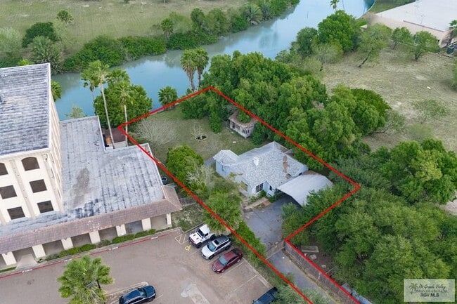 Building Photo - 3495 Boca Chica Blvd