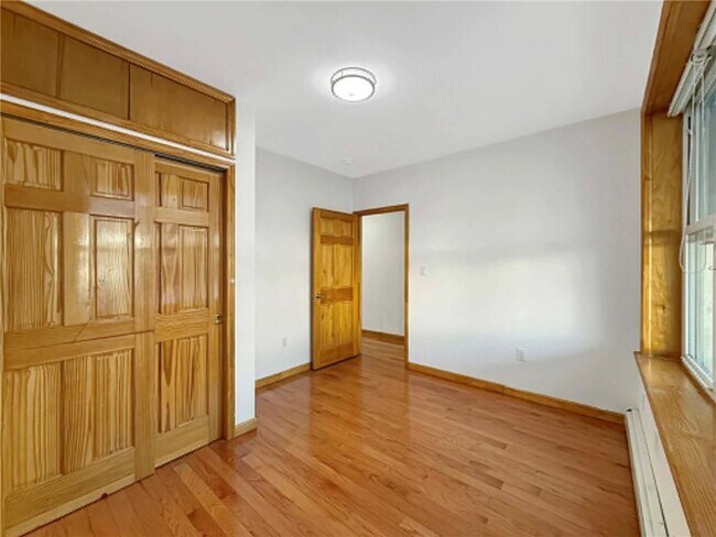 Foto del edificio - 2532 E 26th St