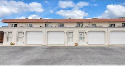 Building Photo - 11 Dondanville Rd