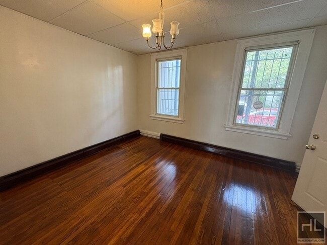Building Photo - Herriot St, Yonkers