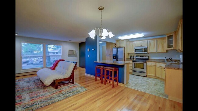 Building Photo - 314 N Segoe Rd