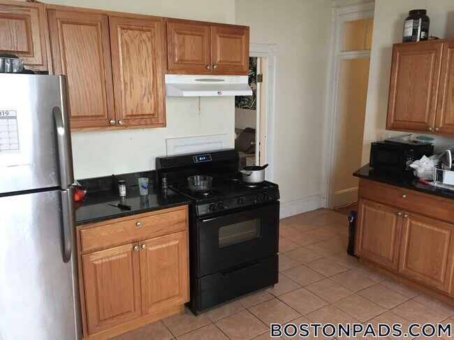 Building Photo - 55 Calumet St