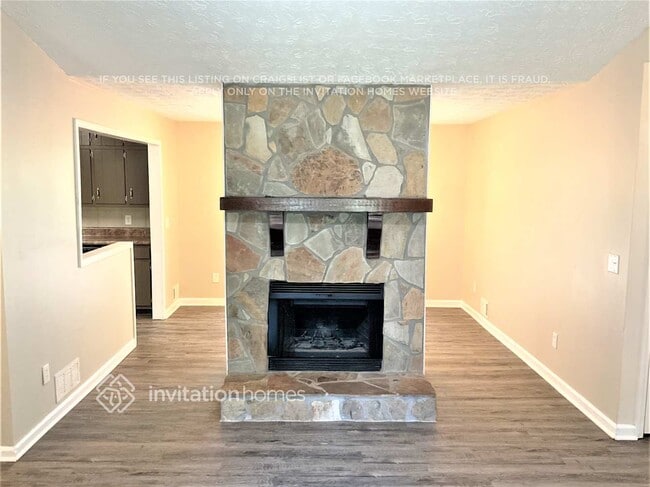 Building Photo - 820 Cedar Lake Dr SE