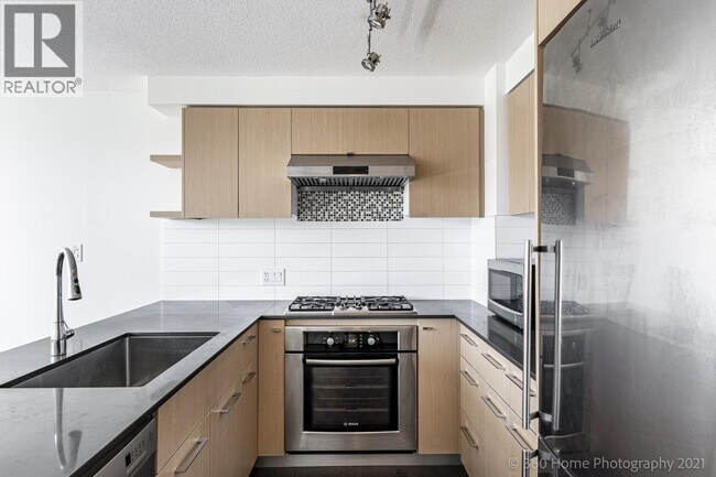 Building Photo - 7988 Ackroyd Rd