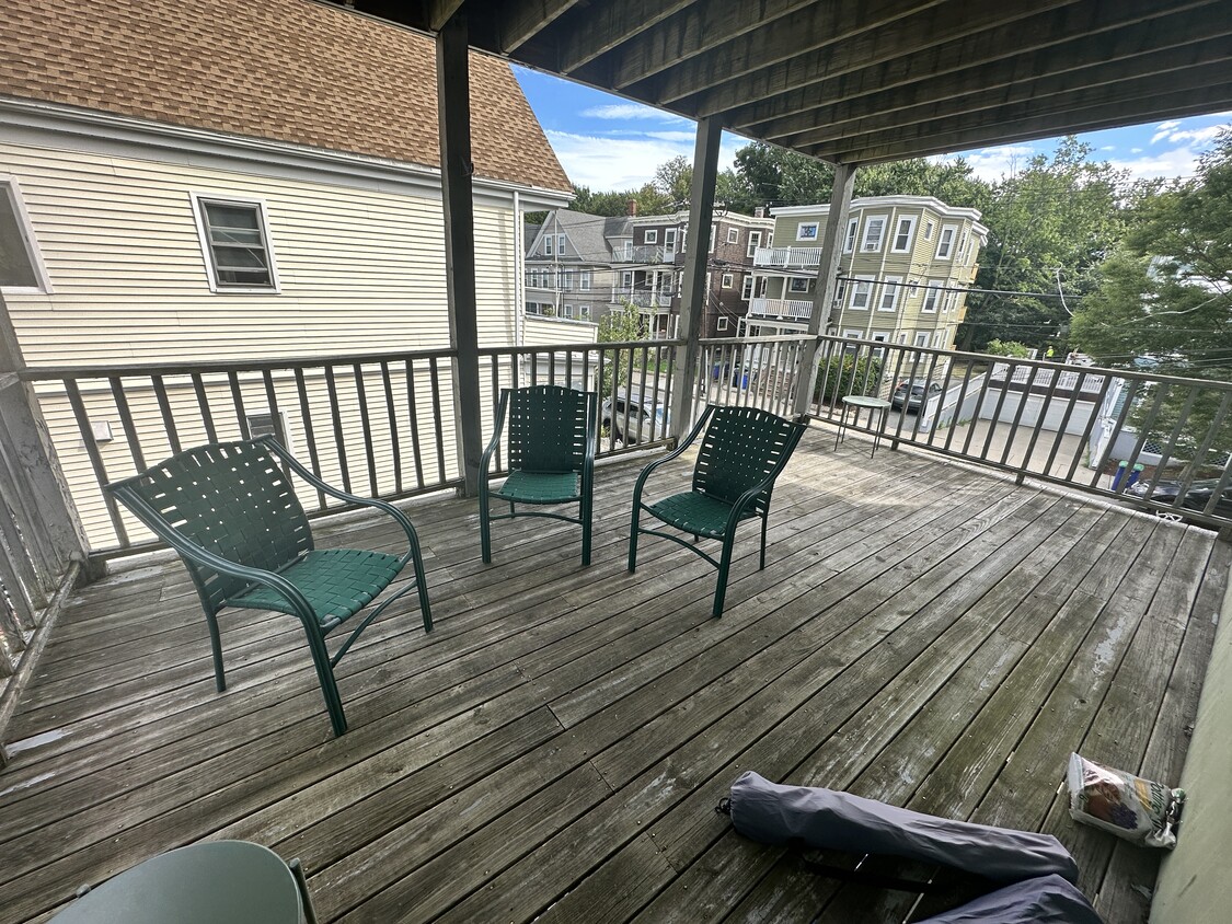 Primary Photo - 147 Willow Ave