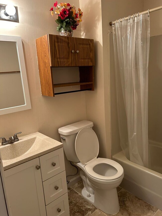 Foto del edificio - Knoxville 37923 - 2 Bedroom, 2 Bath Condo ...