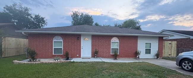 Photo - 908 N Clark Ln (Bridge City, LA) House