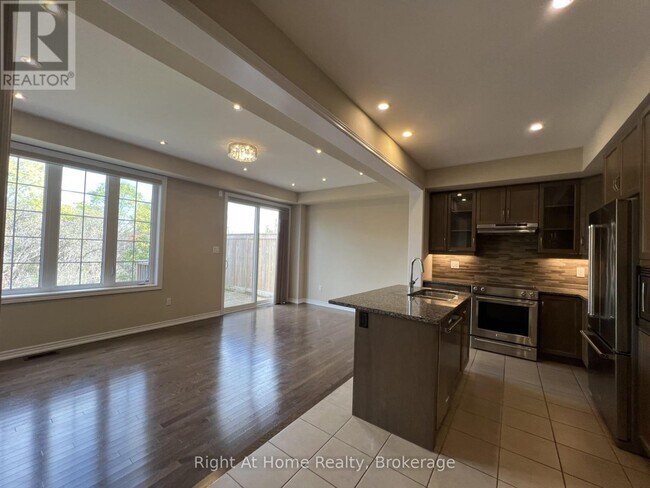 Building Photo - 3277 Mockingbird Common
