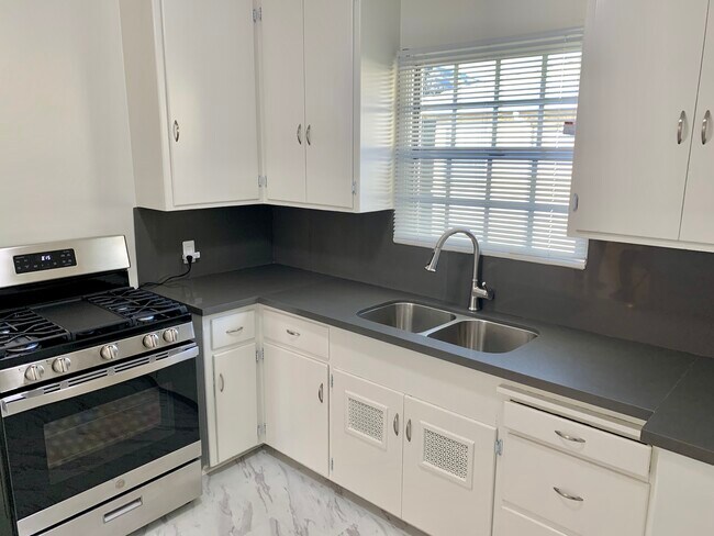 New quartz countertops and stove - 1006 1/2 N Verdugo Rd