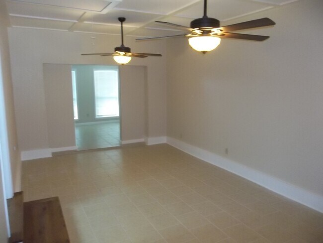 Foto del edificio - 3 BEDROOM, CLOSE TO SCOTT & WHITE