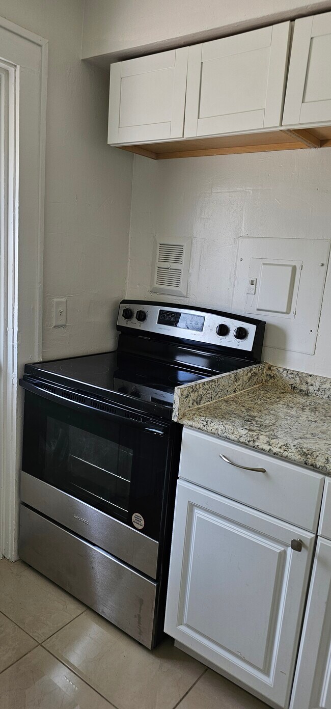 Foto del edificio - 319 Kenilworth Blvd