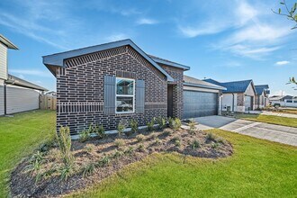 Building Photo - 3919 Langridge Dr