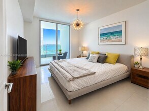 Building Photo - 900 Biscayne Blvd