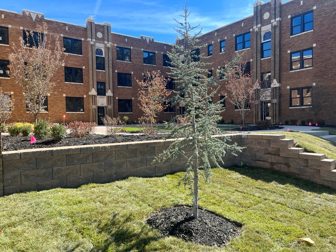 The Mark 13301338 Hawthorne Pl Richmond Heights, MO