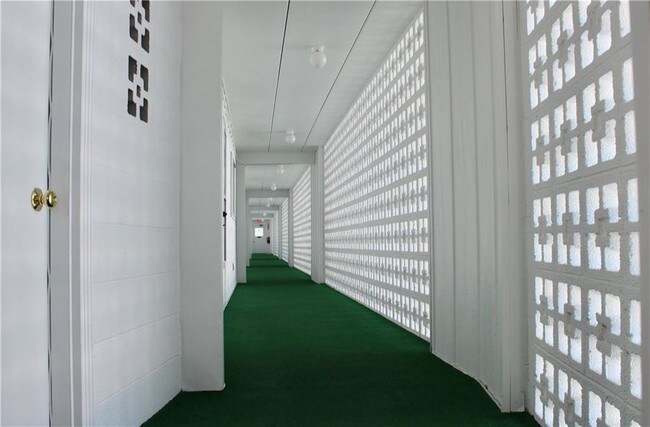 Foto del edificio - 143 Hoffman Ave