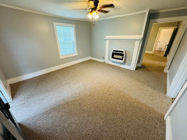 Foto del edificio - For Lease - 2 Bed, 1 Bath, 960 sq ft Home ...