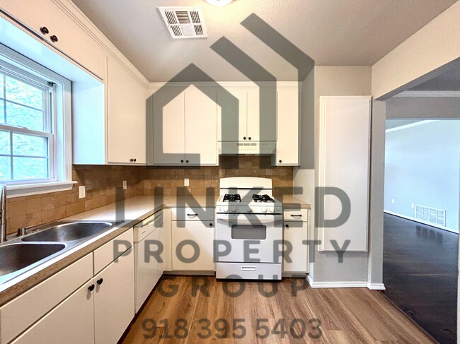 Foto del edificio - 5946 E 4th St