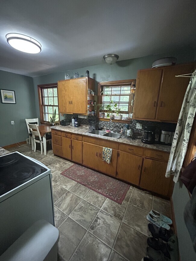 Foto del edificio - 418 Blemhuber Ave