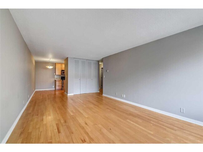 Foto del edificio - 1770 Bryant Ave S