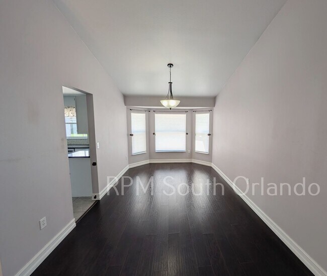 Foto del edificio - 3-bedroom 2-bath home in Meadow Woods