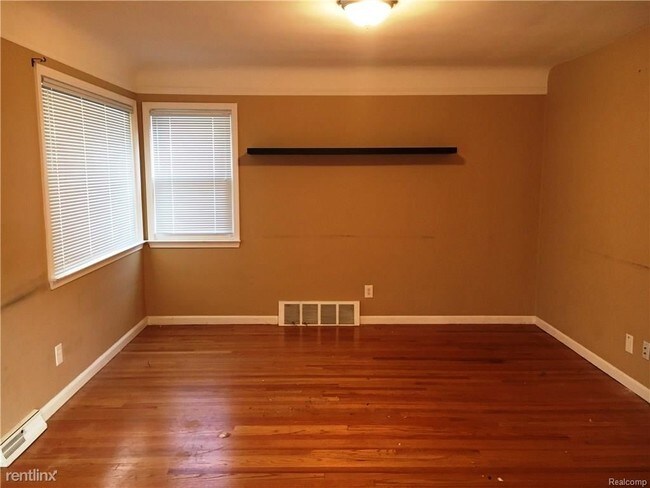 Foto del edificio - 14909 Aster Ave