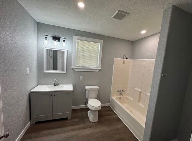 Foto del edificio - 1511 Gurley Ave