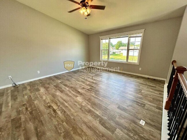 Building Photo - 7431 Belplane Ct