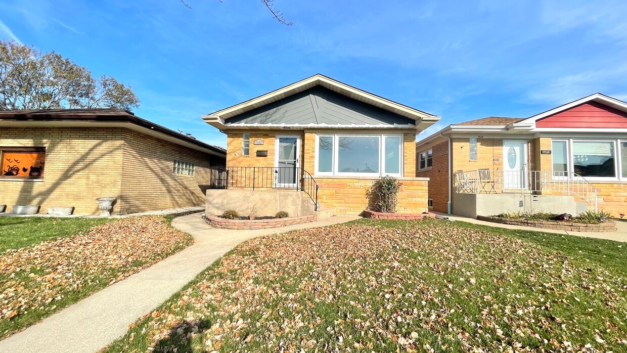 7532 W Ainslie St, Harwood Heights, IL 60706 House Rental in Harwood