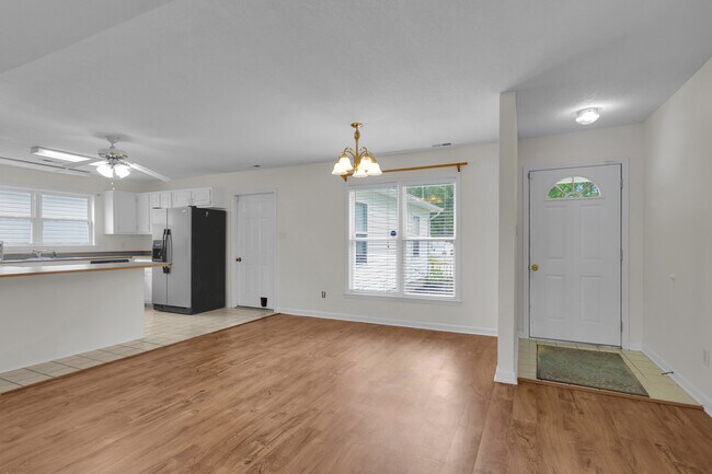 Foto del edificio - 108 Luke Ct