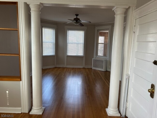 Foto del edificio - 192 Kearny Ave