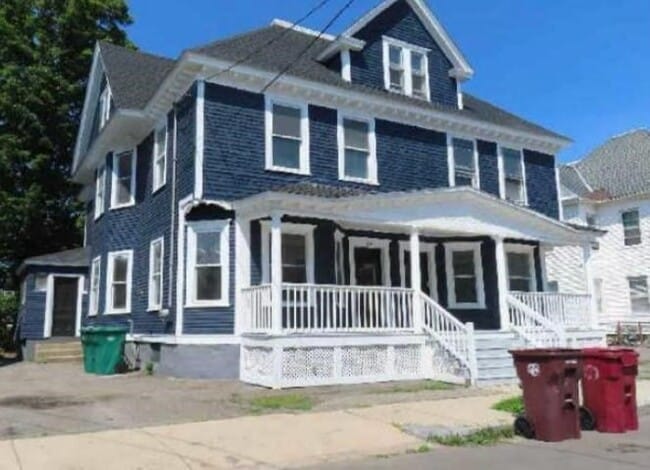 Building Photo - 27 Burtt St