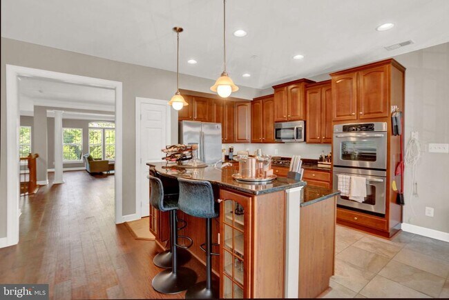 Foto del edificio - 2460 Eastbourne Dr