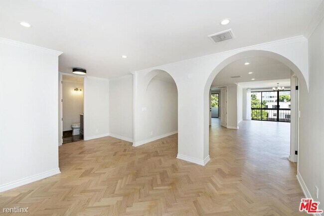 Foto del edificio - 2 br, 2.5 bath Condo - 325 N Oakhurst Dr A...