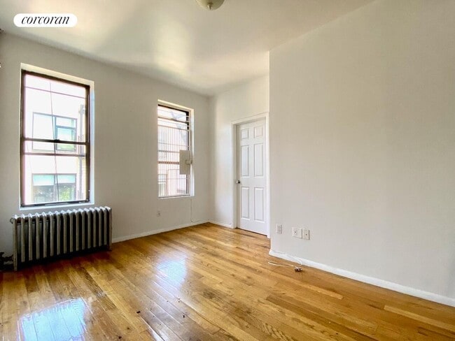 Foto del edificio - 313 W 114th St