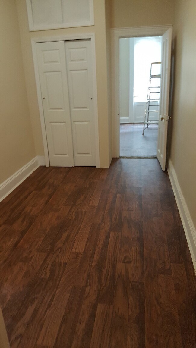 Foto del edificio - 5722 Catalpa Ave