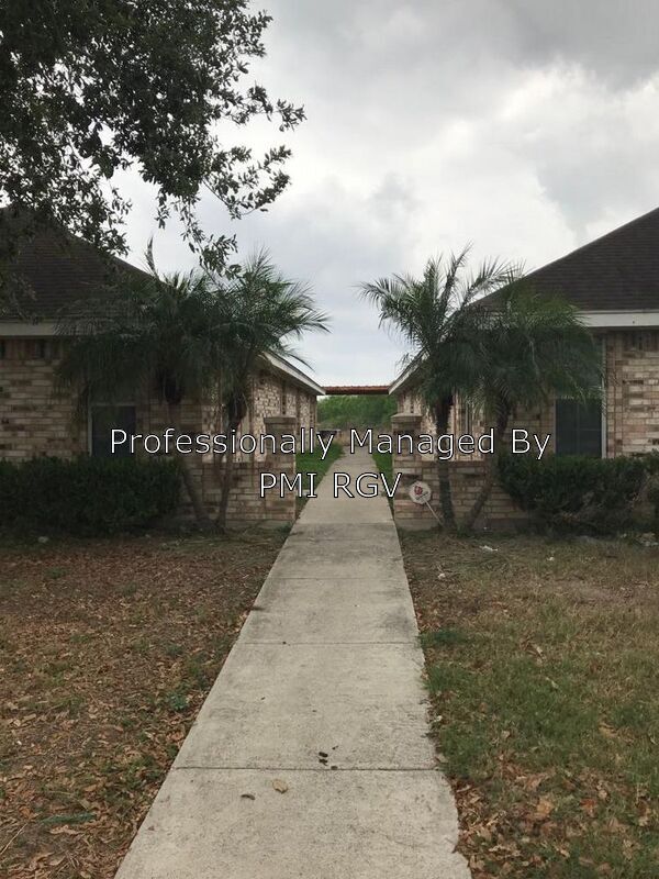 Building Photo - 809 W Bronze Dr