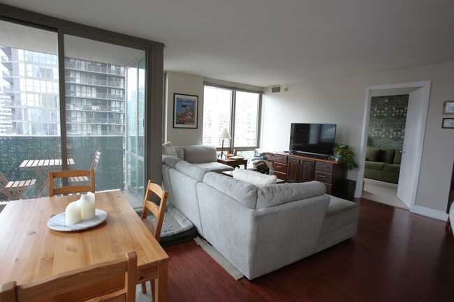 Building Photo - 2 E Erie St