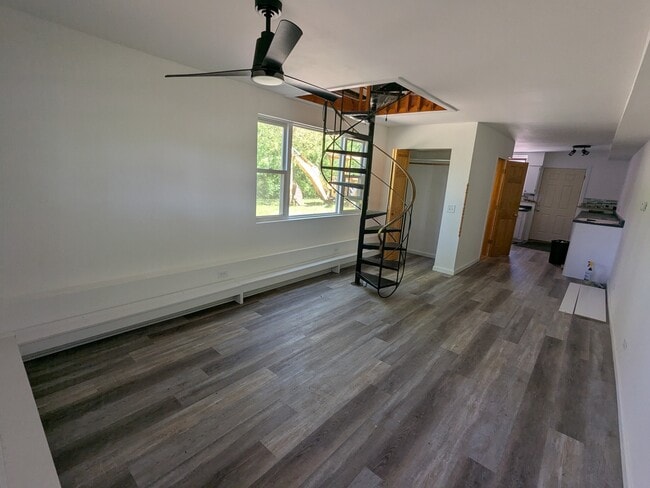 Building Photo - 28600 W Grass Lake Rd
