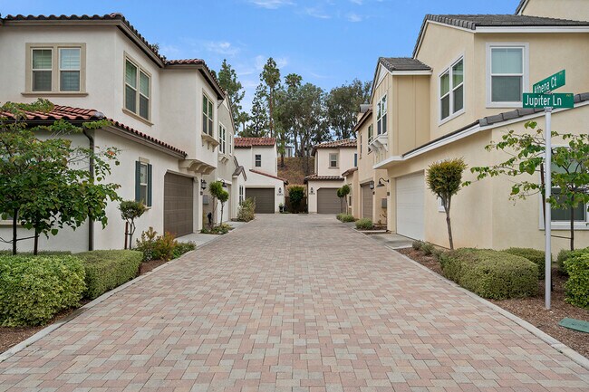Foto del edificio - 10205 Athena Ct