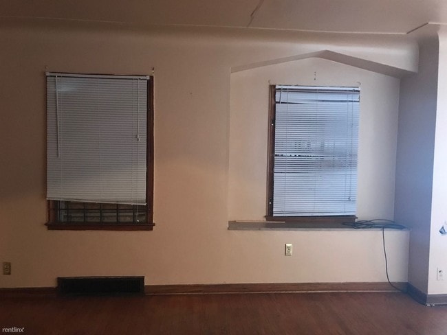 Foto del edificio - 12542 Corbett St