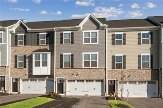Building Photo - 204 Scenic Dr